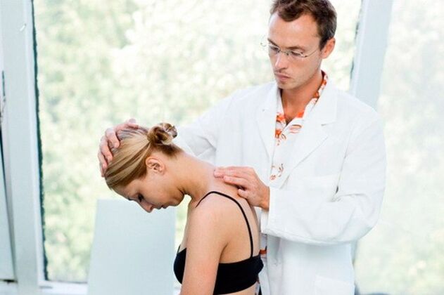El nombramiento de un médico para la osteocondrosis cervical.